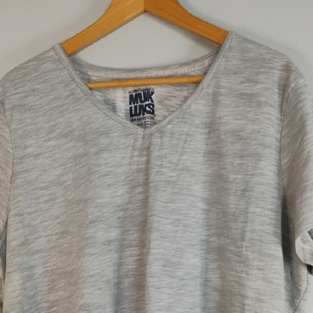 Muk Luks Light Heathered Gray V-Neck Activewear T-Shirt Plus Size P1X Athleisure - Picture 3 of 9